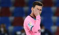 El delantero argentino, Lionel Messi, reacciona así tras empatar contra el Levante 3-3. Foto Prensa Libre: AFP.