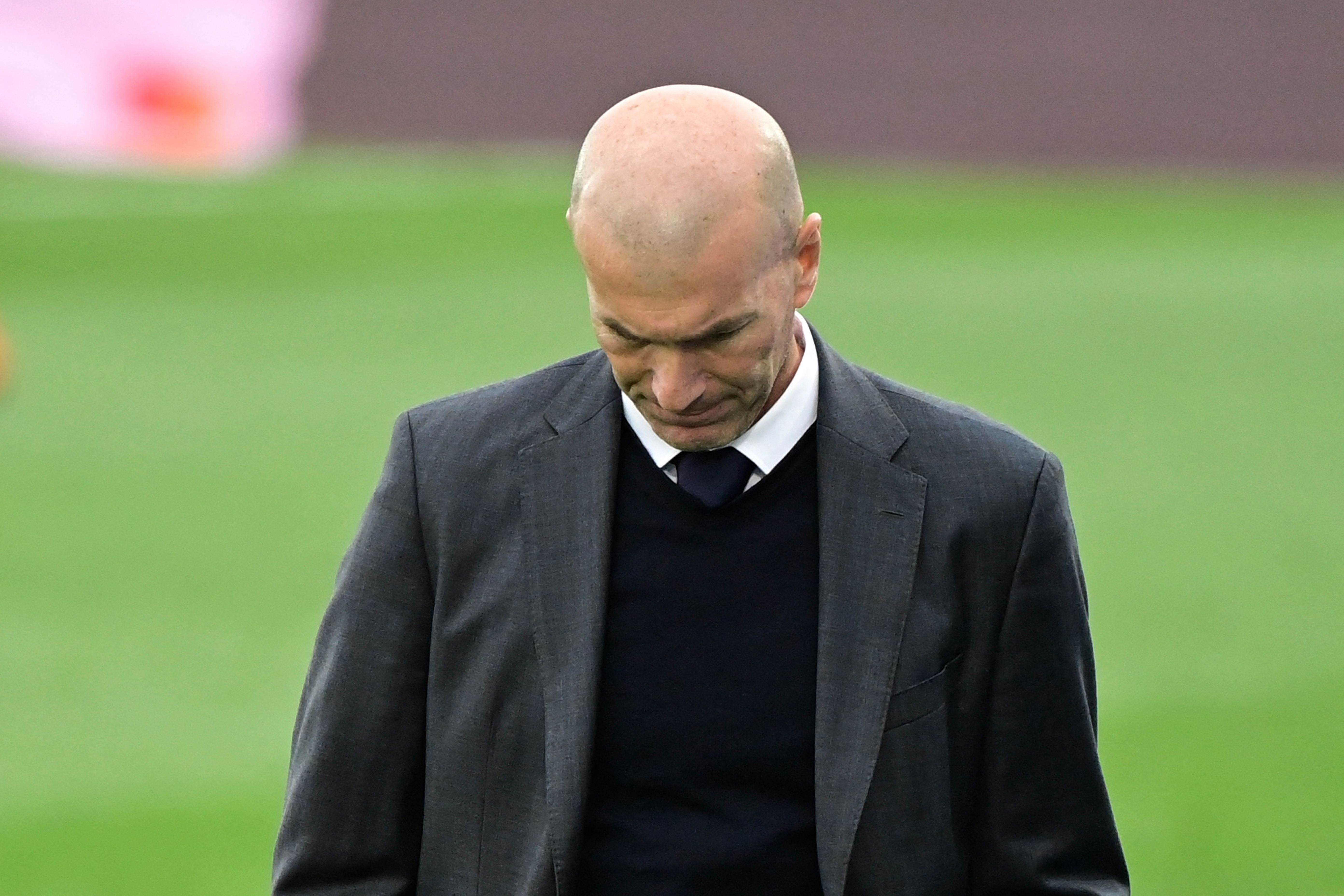 Zinedine Zidane habló al final del partido contra el Villarreal, pero no dio detalles de su futuro con el equipo. (Foto Prensa Libre: AFP).