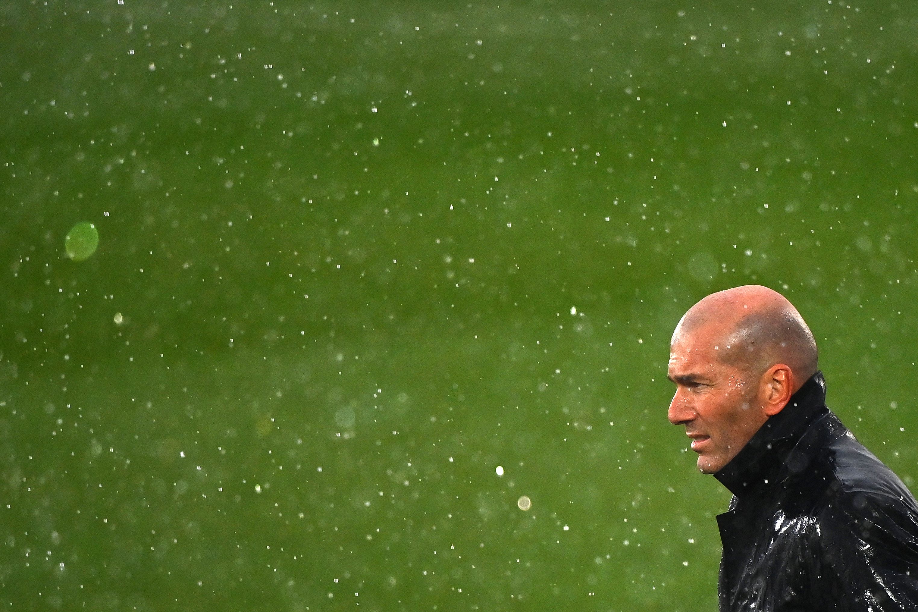 Zinedine Zidane deja en banquillo del Real Madrid en una segunda época en que no consiguió ningún título. Foto Prensa Libre: AFP.