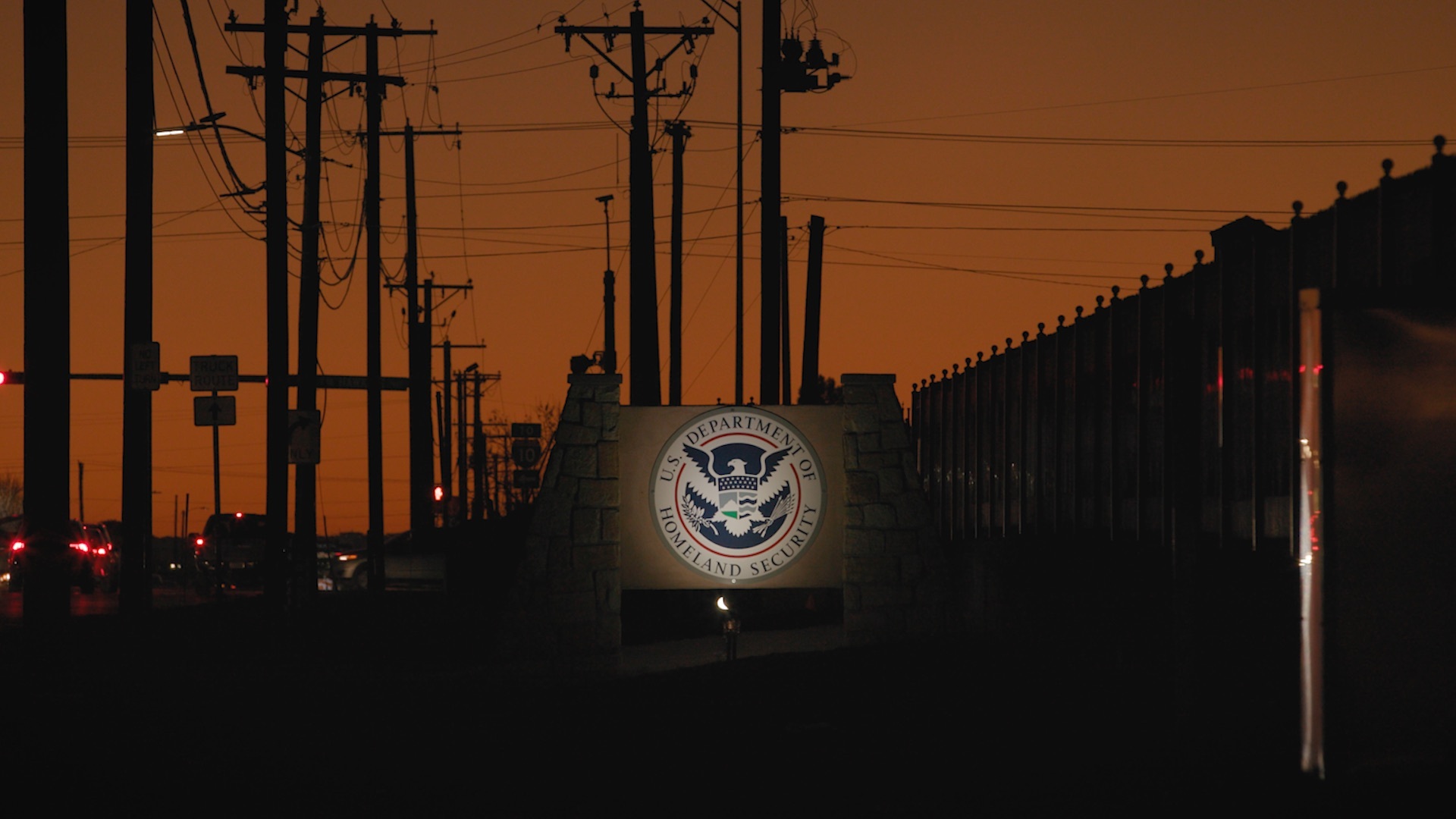 Los centros de dentención de ICE se convirtieron en lugares de riesgo de contraer covid-19. (Foto Prensa Libre: Emily Rhyne/The New York Times)