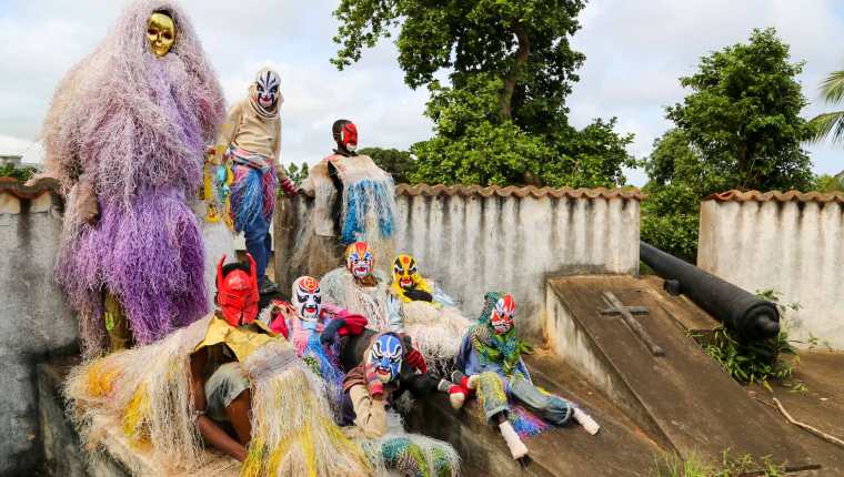'Kaleta/Kaleta' es una pieza multidimensional y tansmedia del artista de Benin, Emo De Medeiros, que plantea la hibridación transcultural provocada por la globalización. (Foto Prensa Libre: Cortesía Bienal de Arte Paiz) 
