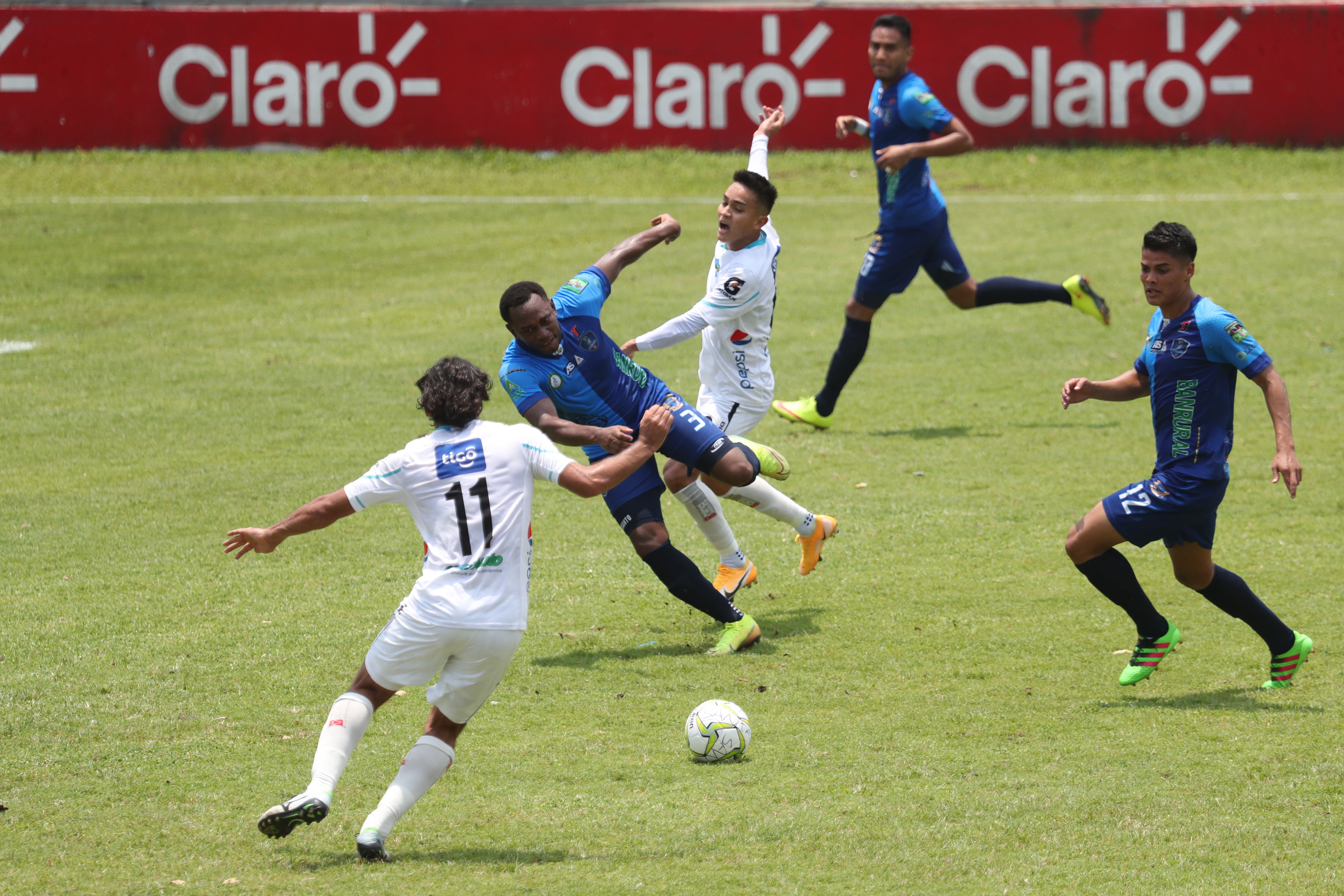 Comunicaciones y Santa Lucía se enfrentan este domingo en el partido de vuelta de la final del Clausura 2021. (Foto Prensa Libre: Érick Ávila).