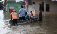 En Mariscos, Los Amates, Izabal es una de las comunidades ms afectadas por las lluvias de Eta y los remanentes de Iota, el nivel del Lago de Izabal aument hasta inundar la calle principal.