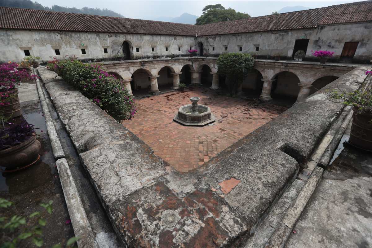 El encanto silencioso del Convento de Capuchinas en Antigua Guatemala