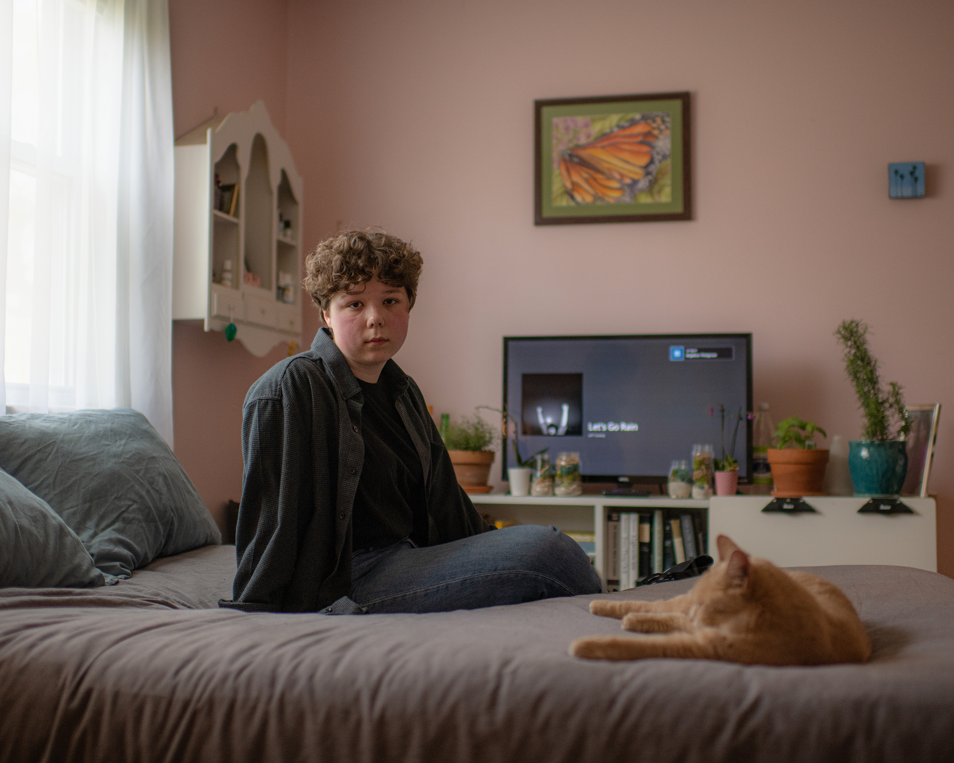 Julia Weber, de 18 años, en su habitación en Athens, Ohio, el 23 de abril de 2021. (Foto Prensa Libre: Rich-Joseph Facun/The New York Times)
