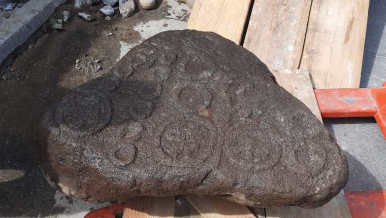 Pieza probablemente prehispánica hallada en la colonia Santa Fe, zona 13. (Foto Prensa Libre: Cortesía)