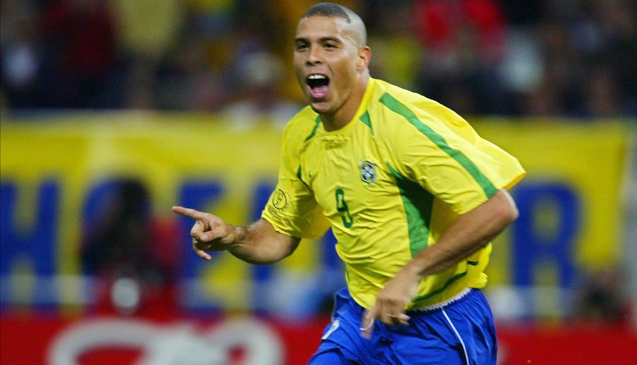 El brasileño Ronaldo Nazario tendrá tres series en DAZN. (Foto Prensa Libre: Hemeroteca PL)