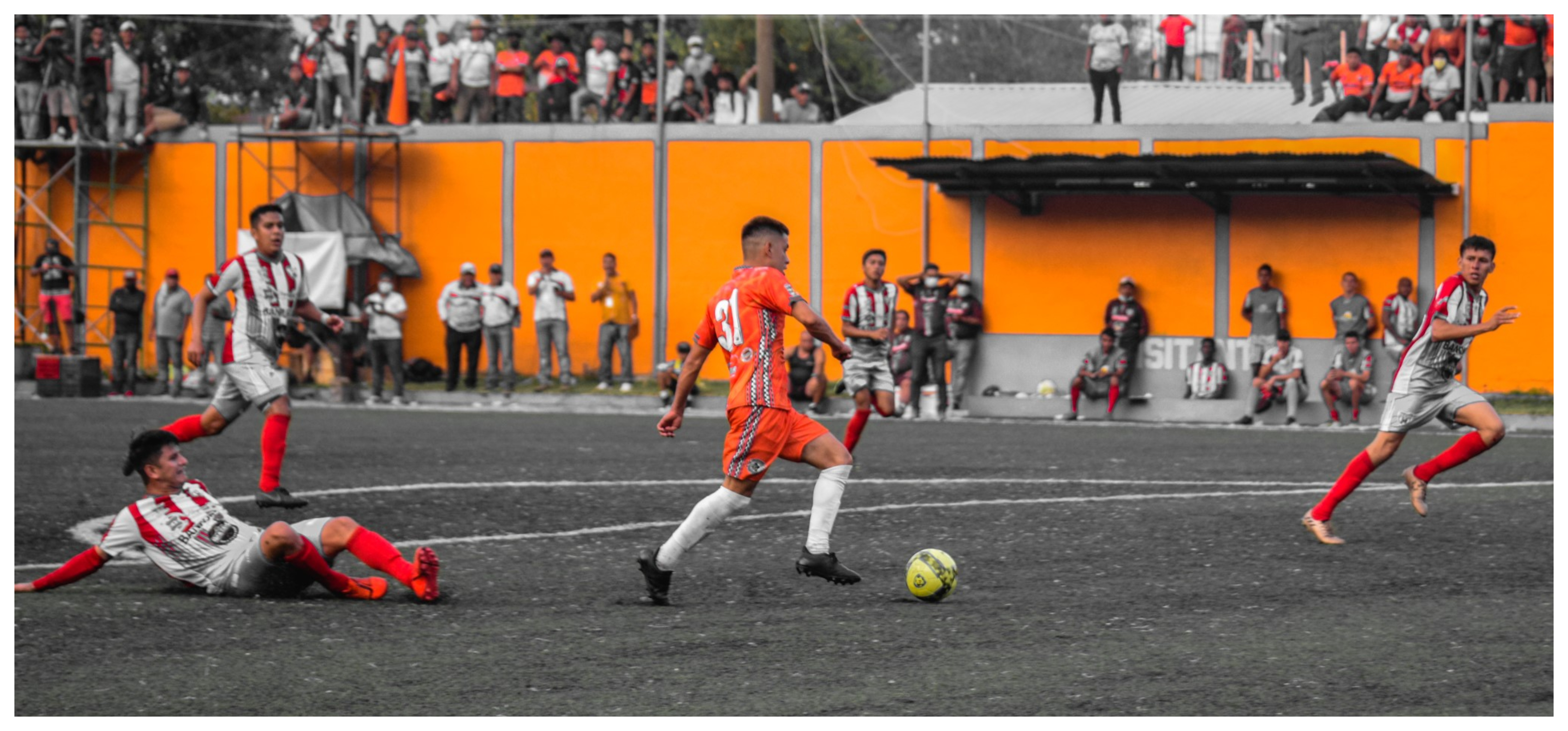 Además de la suspensión de dos años de toda actividad deportiva del presidente del San Juan FC, este equipo no podrá usar su cancha tres partidos y deberá pagar una multa de Q5 mil. Foto Prensa Libre: Facebook San Juan FC.