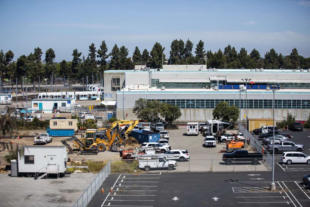 Balacera en instalaciones ferroviarias en California deja al menos ocho muertos y varios heridos