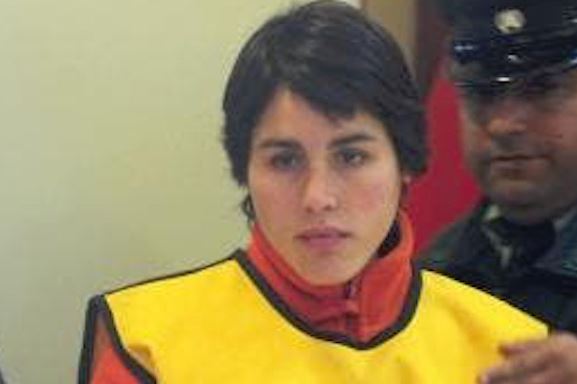 Natalia Guerra Jequier fue condenada por la muerte de su hijo en una hoguera. (Foto Prensa Libre: Twitter)