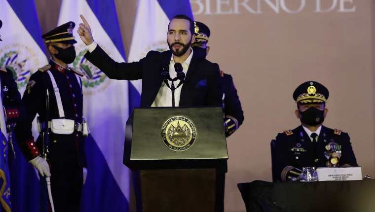 Bukele responde críticas y dice que cambios en El Salvador son irreversibles. (Foto Prensa Libre: EFE)