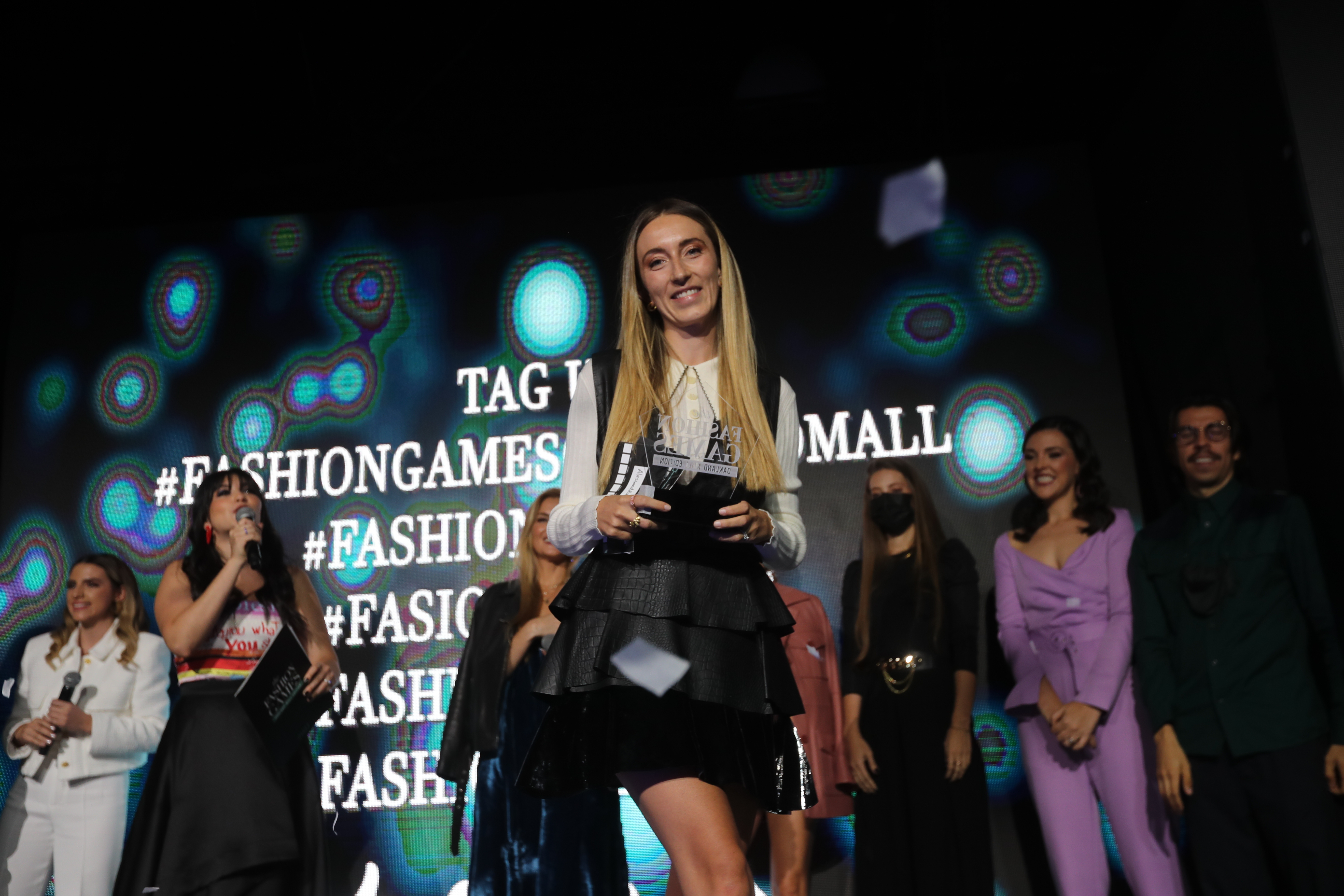 Alessandra Bregni fue la ganadora en The Fashion Games de Oakland Mall.  Cuatro expertas guatemaltecas participaron en un reto para crear diferentes atuendos.  (Foto Prensa Libre: Erick Ávila)