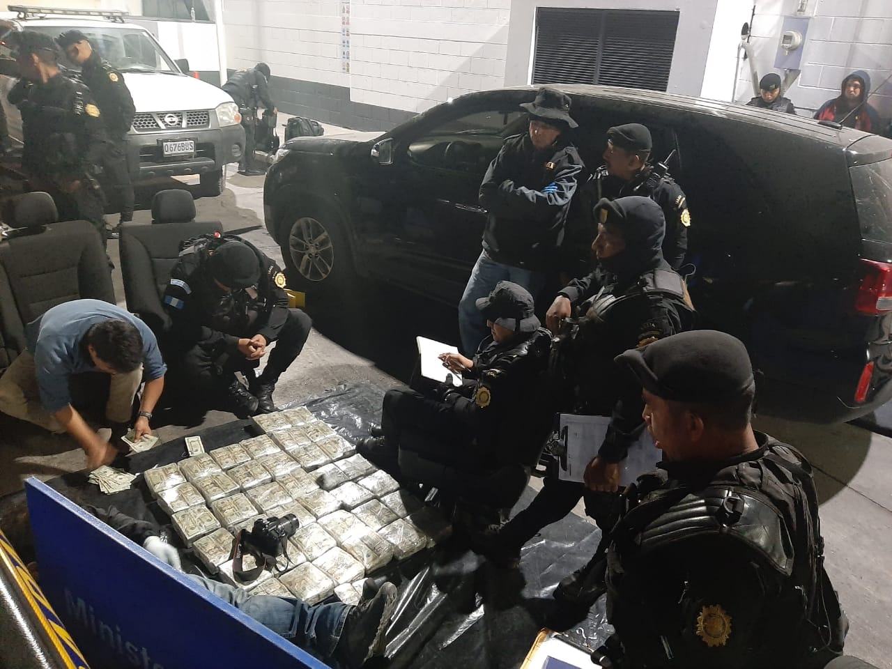 El dinero incautado a la estructura del narcotráfico “Los Ipala” ´pasará a favor del Estado. (Foto Prensa Libre: MP)
