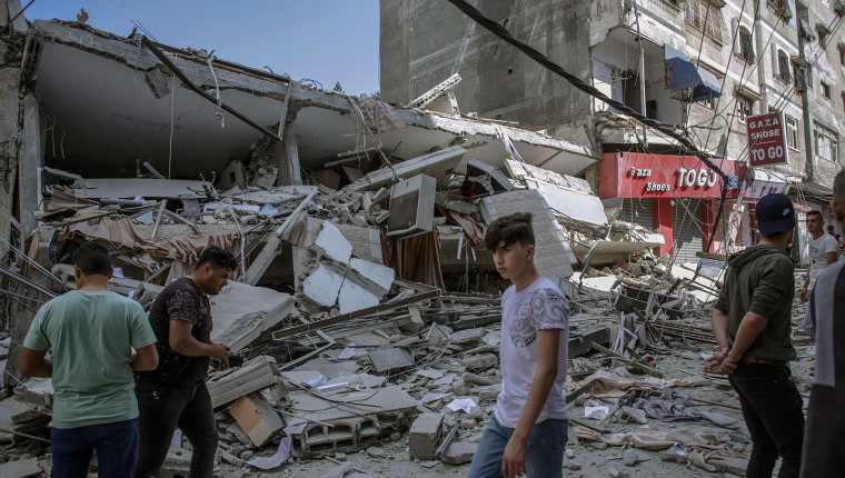 17 niños entre los 67 muertos en Gaza en escalada con Israel. (Foto Prensa Libre: EFE)