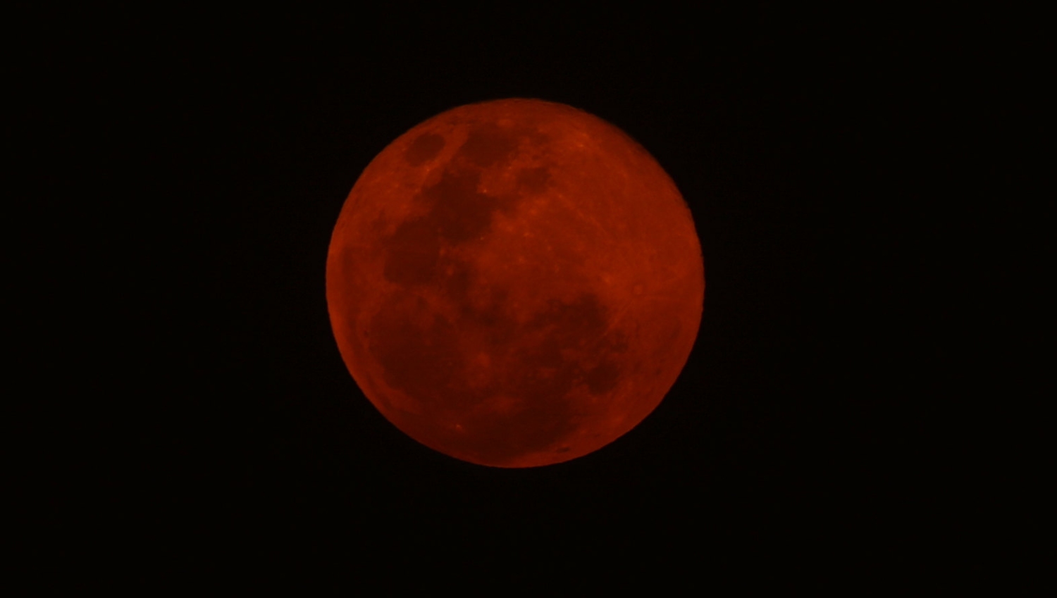 En mayo se podrá apreciar el Eclipse total de luna de sangre. (Foto Prensa Libre: Keneth Cruz)
