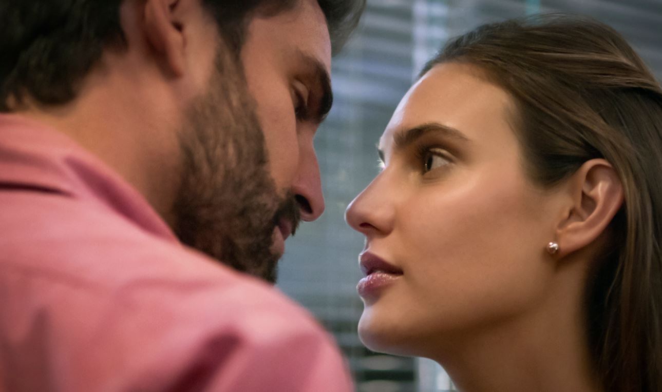 “Luis Miguel, la serie”: Así fue como se enamoró la hija de “El Sol de México” y Alejandro Asensi en la vida real (los detalles y el anuncio de la tercera temporada)