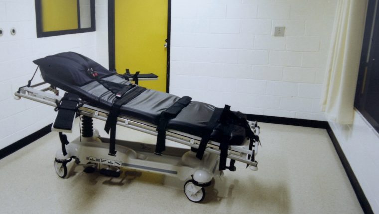 La escasez de fármacos para la inyección letal hace que esta no sea una opción para los presos condenados a muerte en EE. UU. (Foto Prensa Libre: AFP)