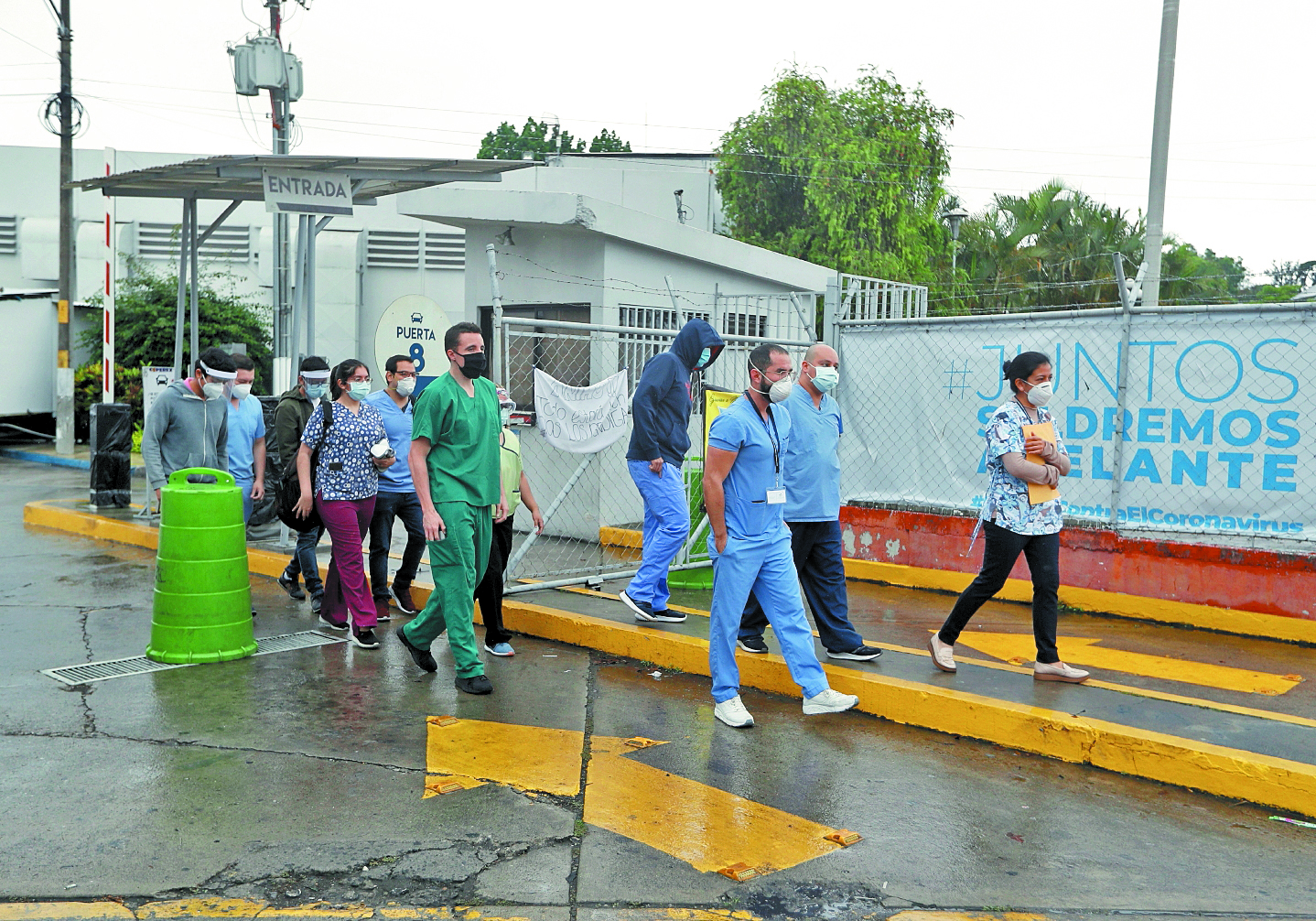 El personal sanitario para atender a los guatemaltecos es insuficiente, y la crisis generada por la pandemia del covid-19 hizo más evidente el problema. (Foto Prensa Libre: Hemeroteca PL)
