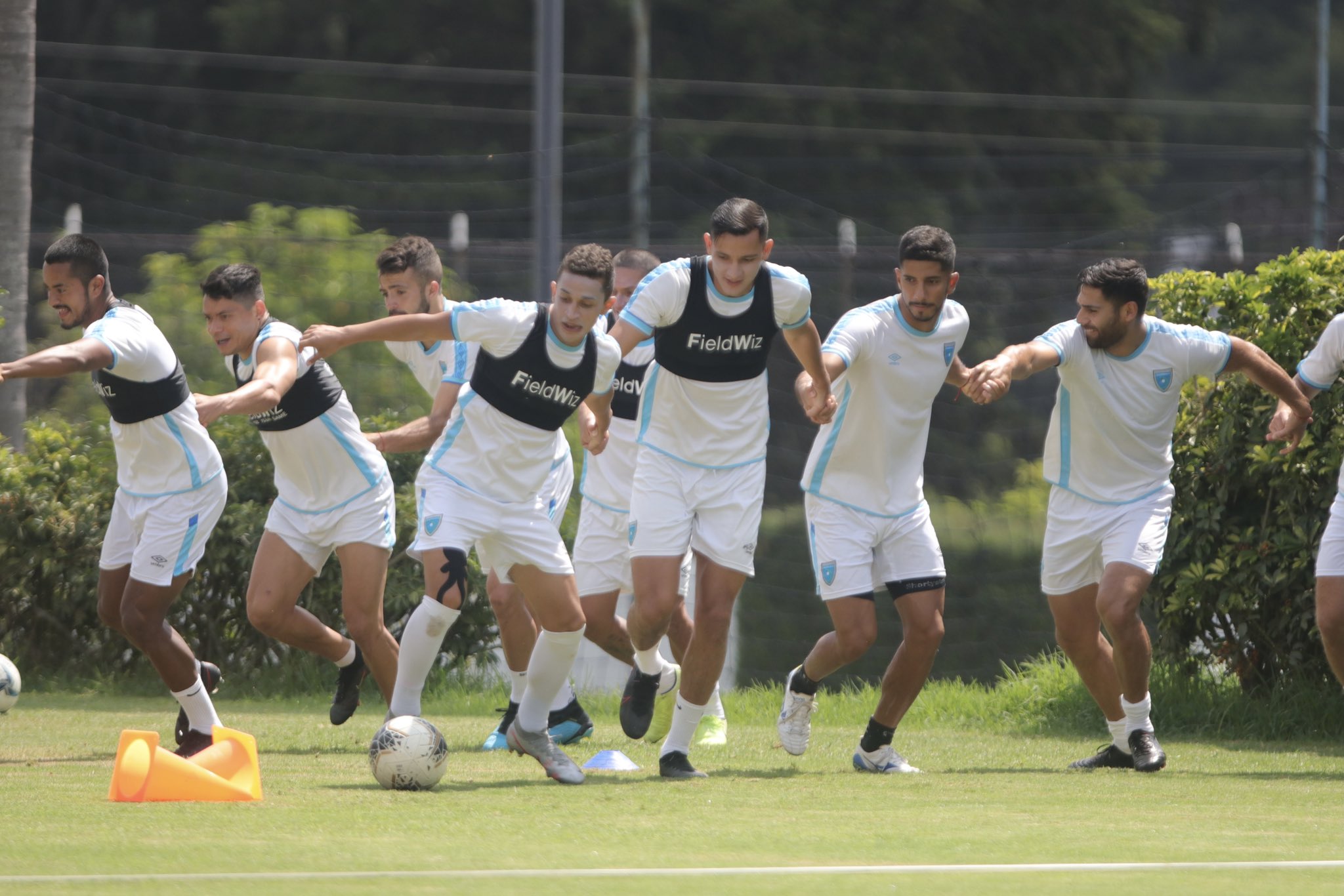 La Selección de Guatemala trabaja en el Centro de Alto Rendimiento, zona 15, con los ojos puesto en el partido contra San Vicente y las Granadinas. (Foto cortesía Fedefut).