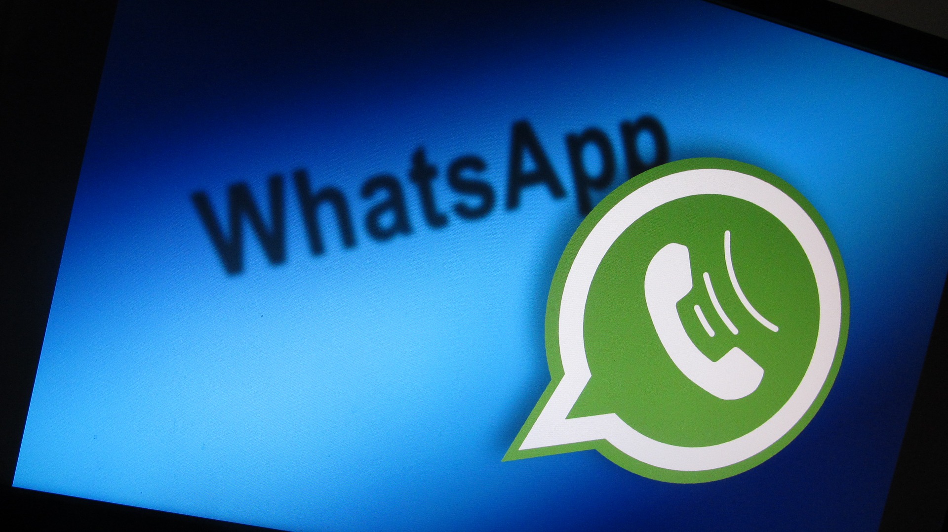 WhatsApp dijo que nadie perderá la funcionalidad de su cuenta a partir del próximo 15 de mayo, incluso si no acepta su nueva política de privacidad, dando así marcha atrás a lo que venía sosteniendo. (Foto Prensa Libre: Pixabay)