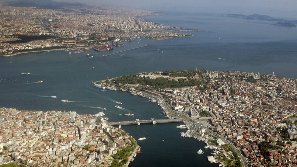 La ciudad de Estambul se extiende a ambos lados del Bósforo. Fotografía: BBC. 