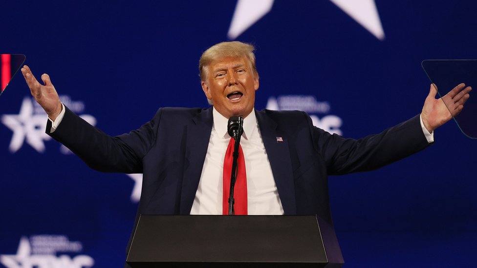Donald Trump dijo que la suspensión era "un insulto" para los millones de estadounidenses que votaron por él en las elecciones presidenciales de 2020. GETTY IMAGES