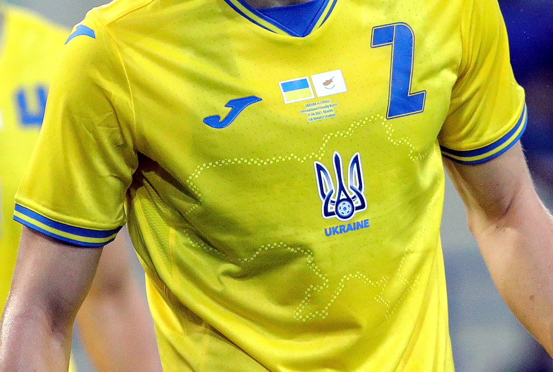 La Unión de Futbol de Rusia protestó ante  la UEFA por la camisola que Ucrania vestirá durante la Eurocopa y que incluye un mapa del país con la península de Crimea anexionada por Rusia en 2014. Foto Prensa Libre: EFE.