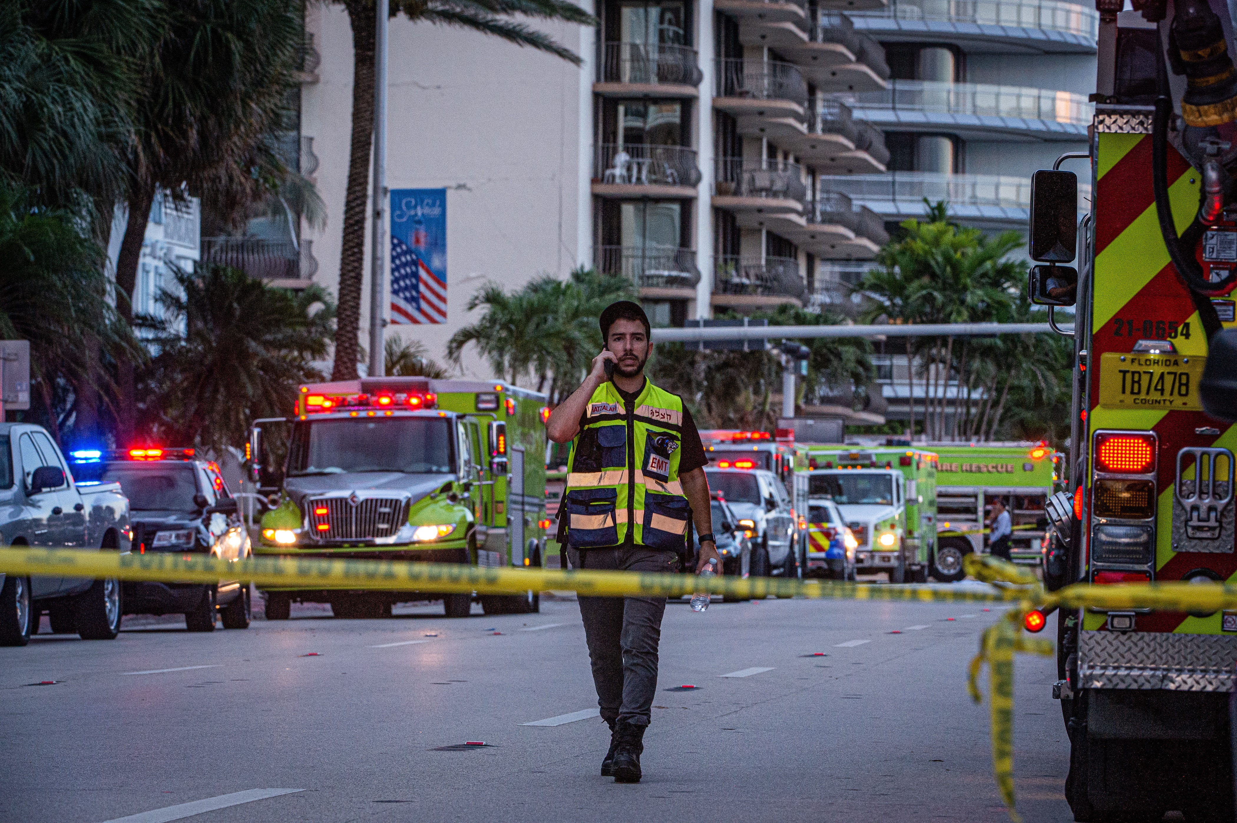 El derrumbe parcial de un edificio residencial en Florida ha dejado por lo menos a 99 desaparecidos. (Foto Prensa Libre: Hemeroteca PL)