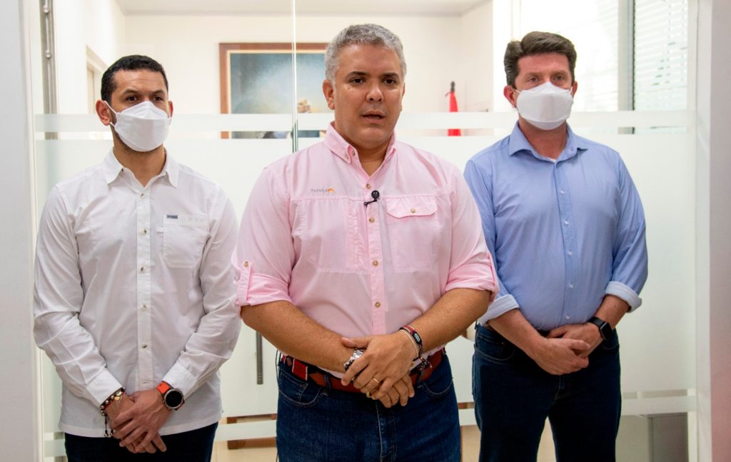 El presidente colombiano, Iván Duque, denunció el "cobarde ataque" a la aeronave en que viajaba. (Foto Prensa Libre: EFE)