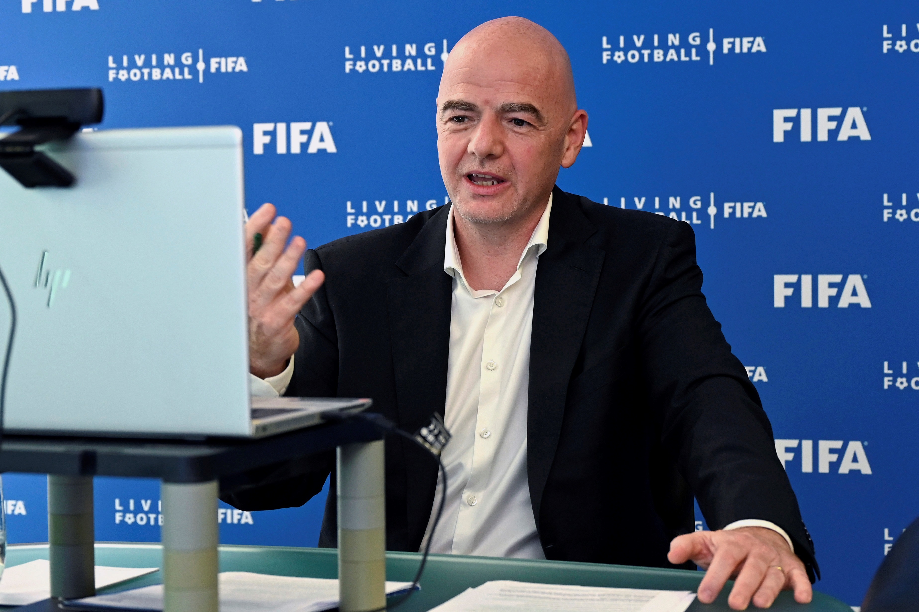 El presidente de la FIFA, Gianni Infantino, aboga porque la Premier League deje participar a los jugadores sudamericanos en la fecha Fifa de septiembre. Foto Prensa Libre: EFE.