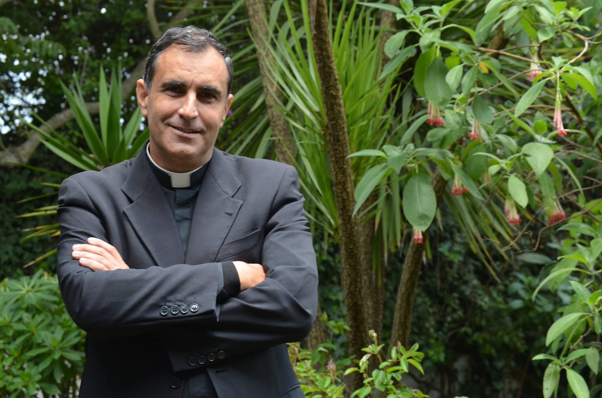 El padre Ignacio Doñoro fundó el Hogar Nazaret.  Su misión es restituir los derechos que han sido vulnerados  a la niñez en condiciones de pobreza. (Foto Prensa Libre: Facebook Hogar Nazaret)