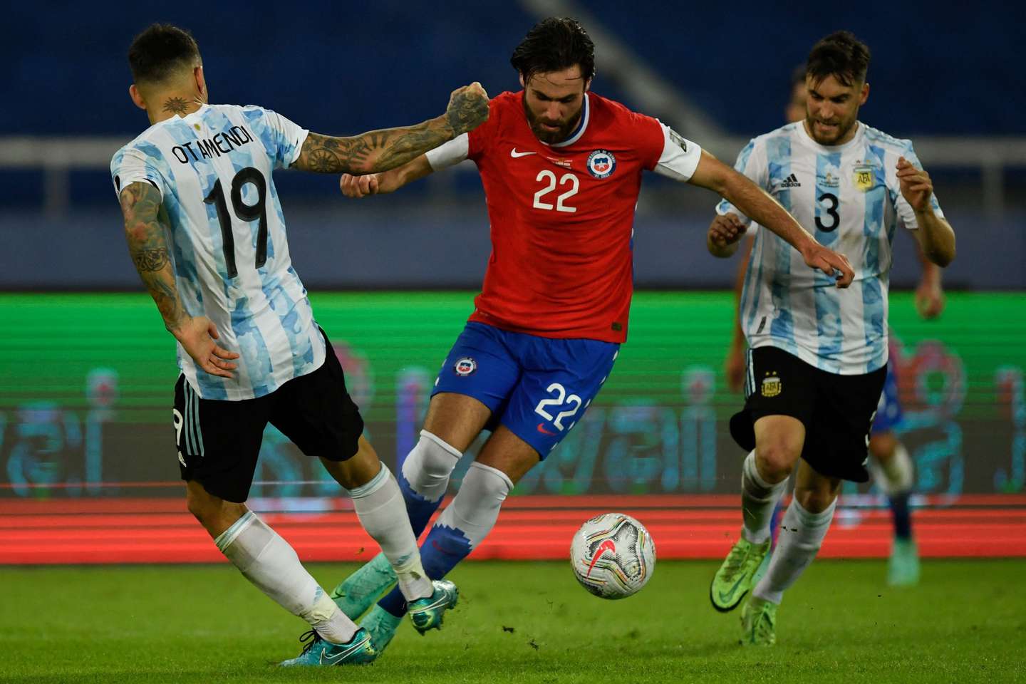 Benjamin Brereton Díaz, jugador de la Selección de Chile, durante el partido contra Argentina por la Copa América. (Foto Prensa Libre).