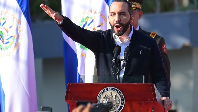 (FILES) In this file photo taken on February 09, 2020 Salvadoran President Nayib Bukele gestures as he speaks to supporters during a protest outside the Legislative Assembly to make pressure on deputies to approve a loan to invest in security, in San Salvador. - June 1, 2021 is the second anniversary of Nayib Bukele in the Salvadoran government, with high levels of popularity and the reduction of homicides as an achievement but international condemnation for concentrating power since his allies in the Congress dismissed magistrates of the Supreme Court of Justice and a general public prosecutor. (Photo by MARVIN RECINOS / AFP)