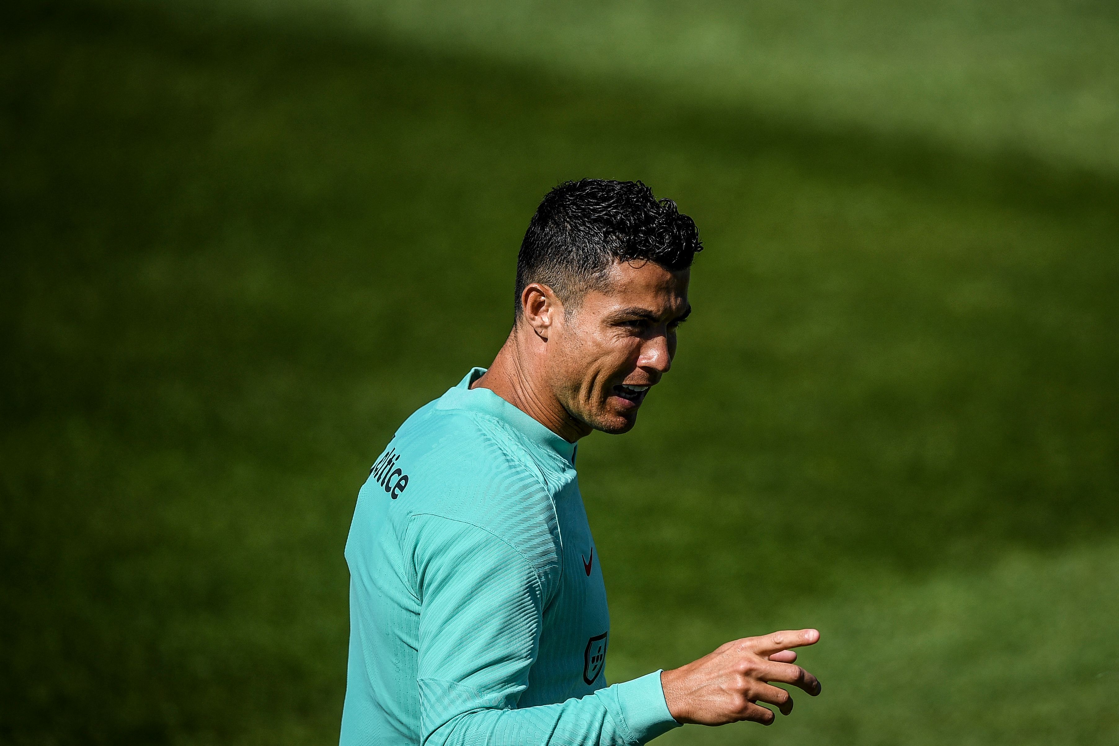 El delantero portugués, Cristiano Ronaldo, podría seguir haciendo historia en esta Eurocopa. Foto Prensa Libre: AFP.