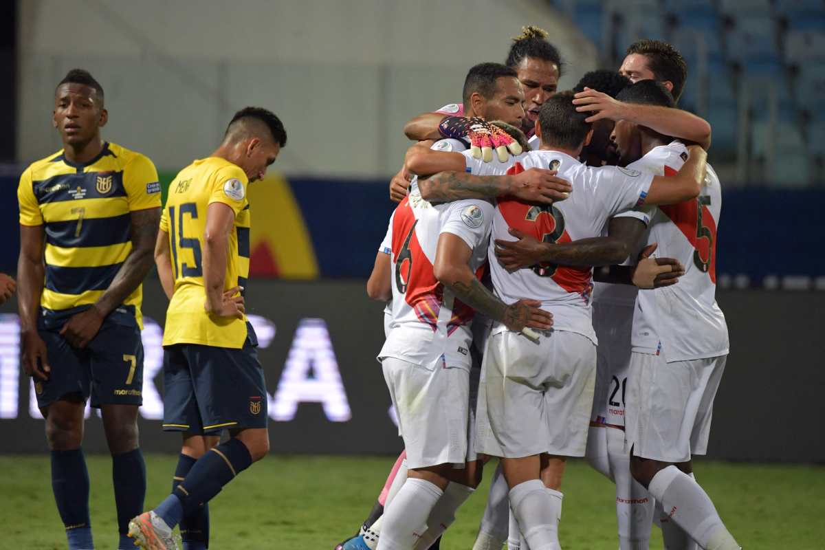Perú rescata empate 2-2 con Ecuador y se acerca a cuartos de la Copa América