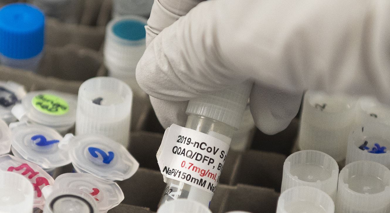 Novavax dice que su vacuna anticovid es efectiva en más de 90%, incluso contra variantes