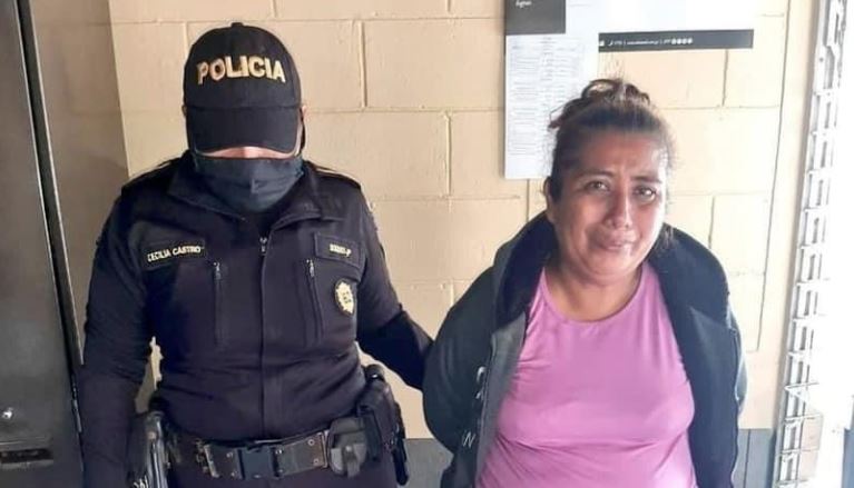 Sonia Esperanza González Cho y su hijo Sergio Rolando López González fueron enviados a juicio. (Foto Prensa Libre: PNC)
