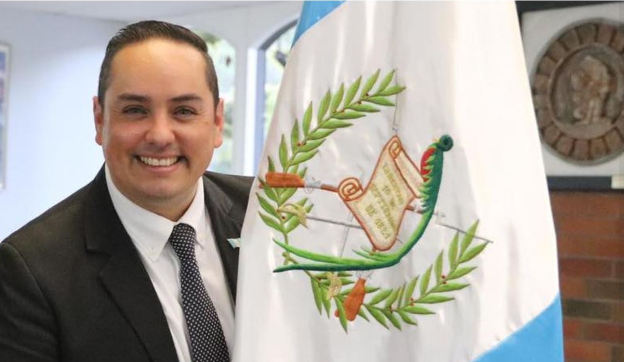 Tekandi Paniagua, cónsul general de Guatemala en Los Ángeles. (Foto Prensa Libre: Tomada del Facebook del Consulado de Los Ángeles)