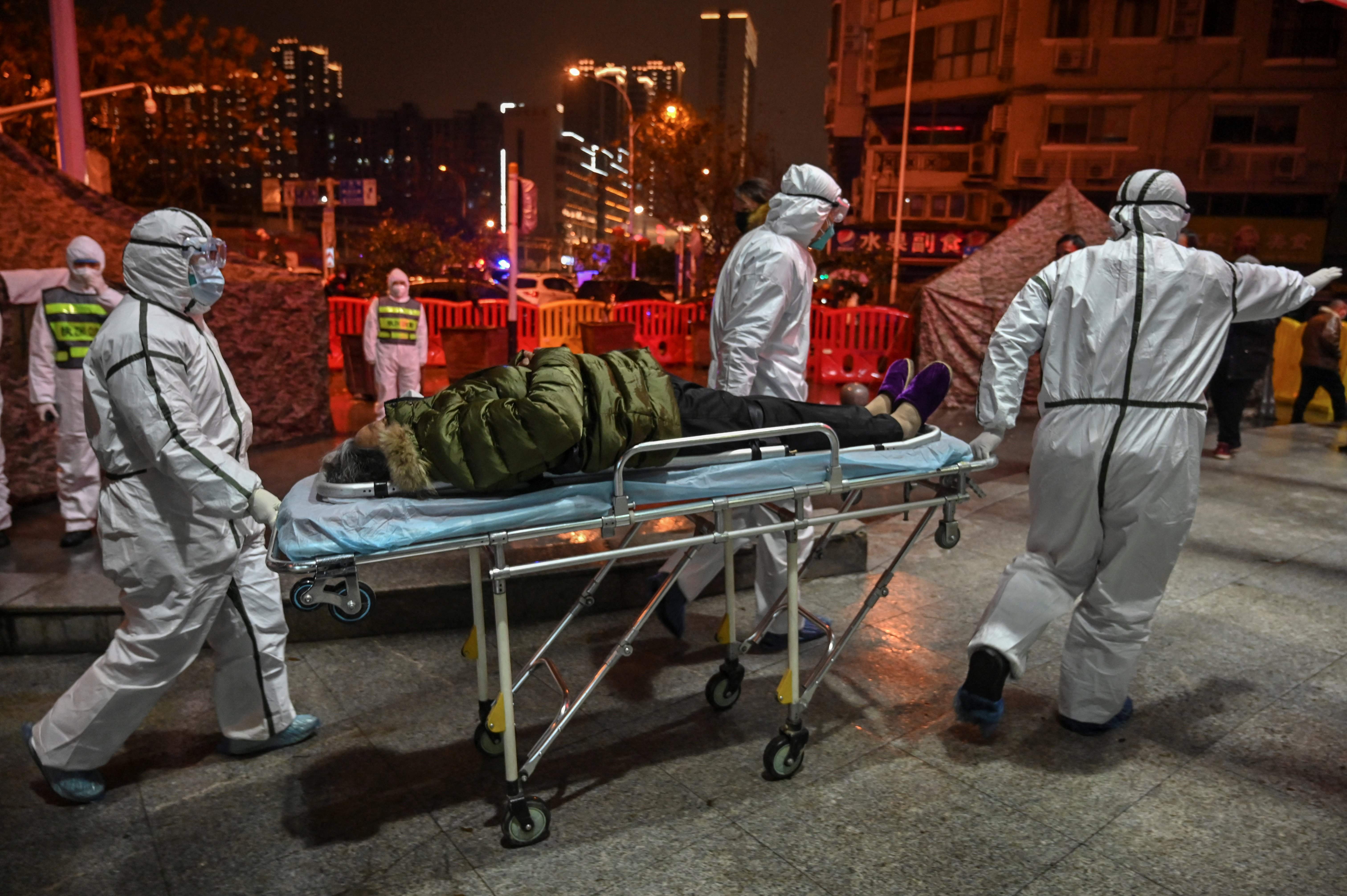 La ciudad china de Wuhan vivió sus perores momentos a causa de la pandemia en enero de 2020. (Foto prensa Libre: AFP)
