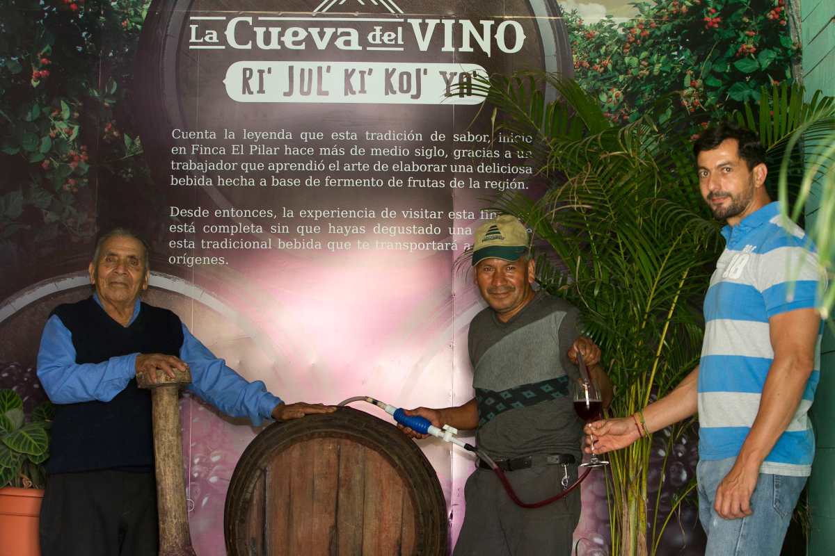 Progreso asegura el desarrollo de las comunidades y recupera una producción de vino de medio siglo en San Juan Sacatepéquez