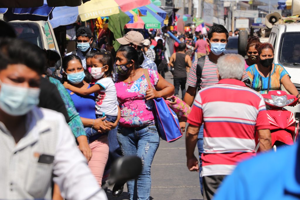 La ministra de Salud pidió evitar las aglomeraciones y no salir durante el fin de semana debido a la alta positividad del coronavirus. (Foto: Hemeroteca PL)