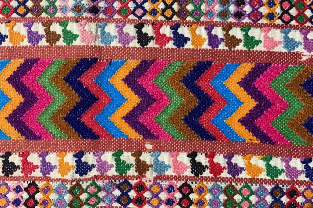 Un mundo de símbolos en textiles mayas – Prensa Libre