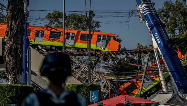 Una investigación periodística demostró las verdaderas razones por las que el metro de México colapsó el 3 de mayo de 2021. (Foto: Alejandro Cegarra/The New York Times)