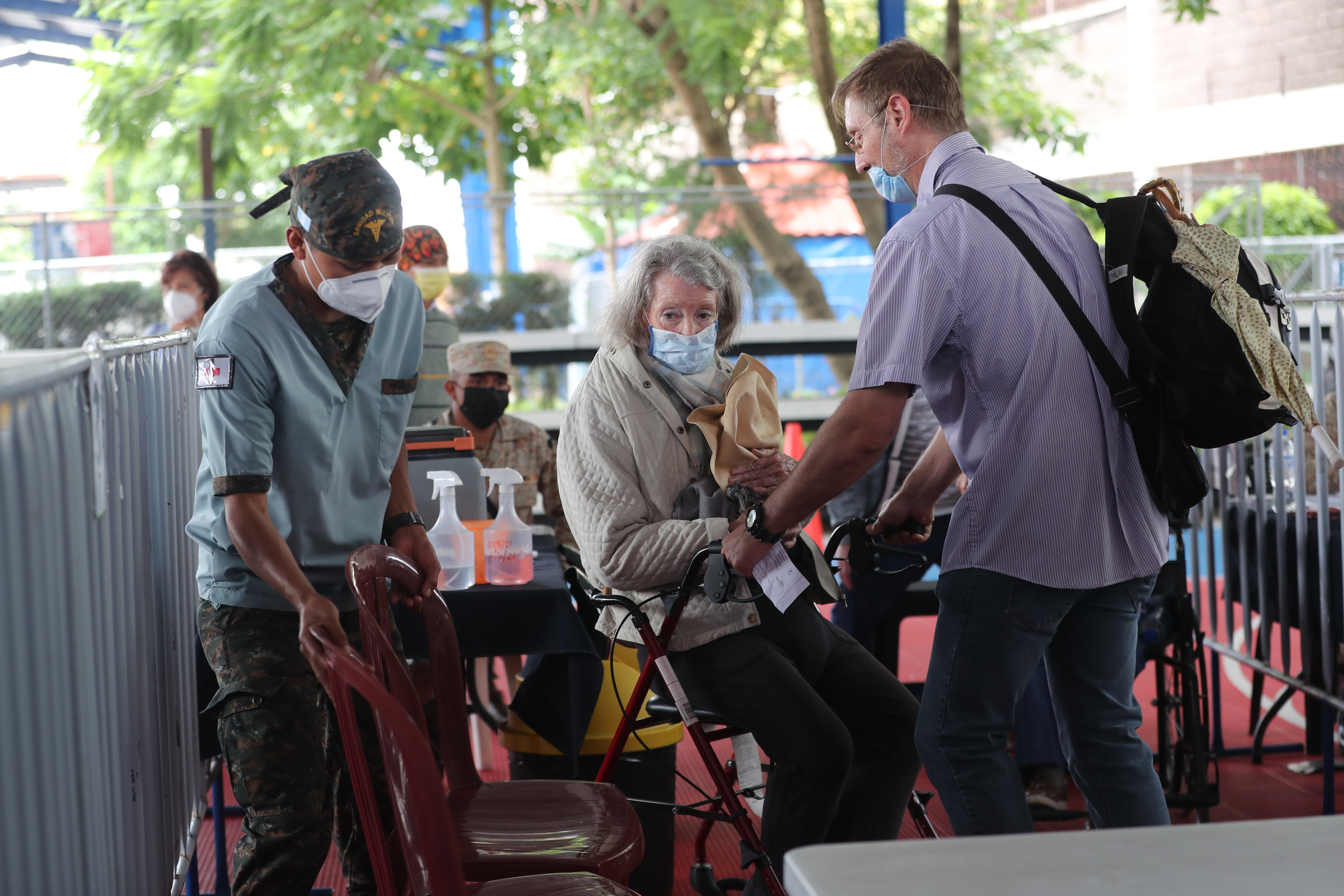 La cobertura de vacunación para las personas de la tercera edad no llega al 50 por ciento. (Foto Prensa Libre: Erick Ávila)
