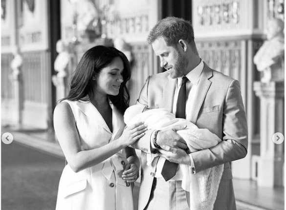 Archie Harrison Mountbatten-Windsor, el primogénito del príncipe Harry y Meghan Markle, nació el 6 de mayo de 2019. (Foto Prensa Libre: Instagram @sussexroyal).