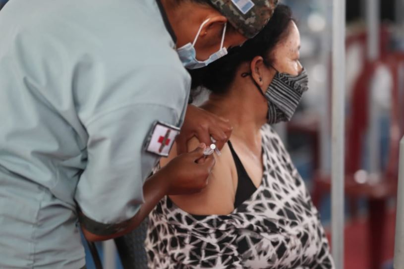Los casos de covid-19 continúan en Guatemala mientras el proceso de vacunación ha tenido dificultad. (Foto Prensa Libre: María José Bonilla) 