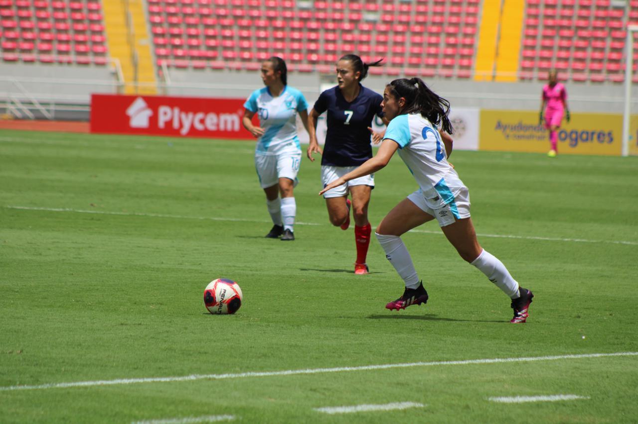 Ana Lucía Martínez se molesta por las críticas y defiende a sus compañeras de la Selección de Guatemala