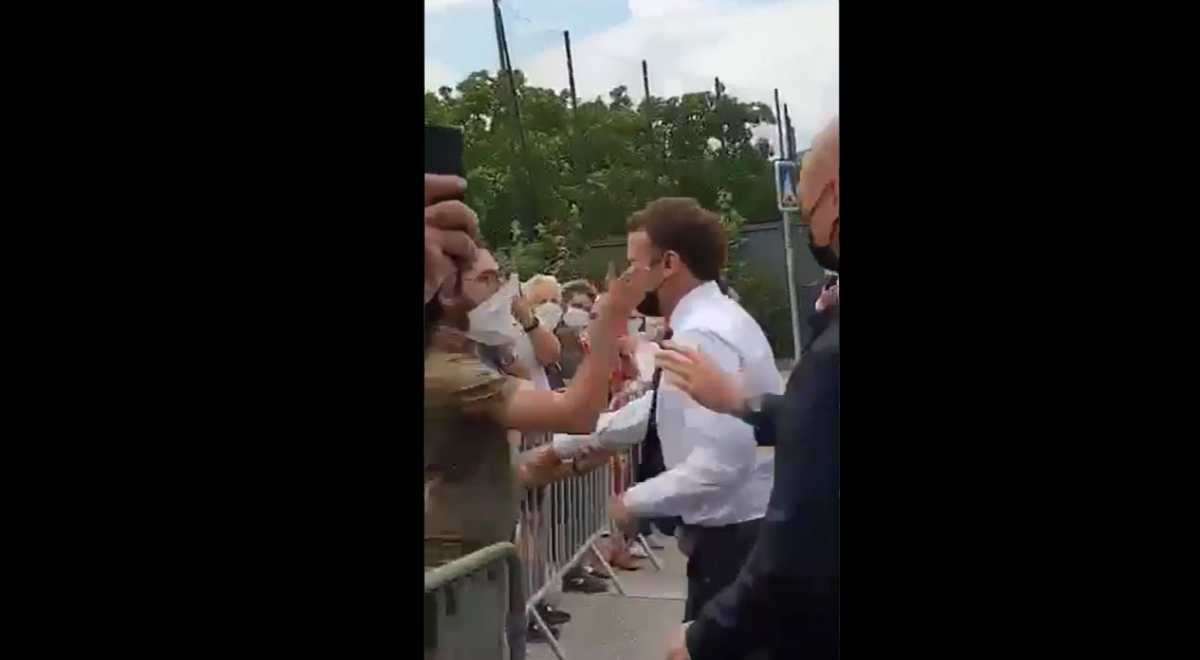 Video: Captan el momento exacto en el que un hombre abofetea al presidente Macron