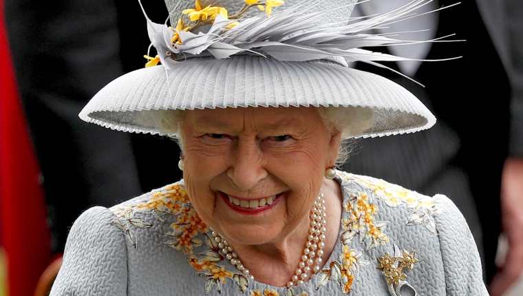 La reina Isabel II necesita reposo y cancela viaje.  (Foto Prensa Libre: AFP).