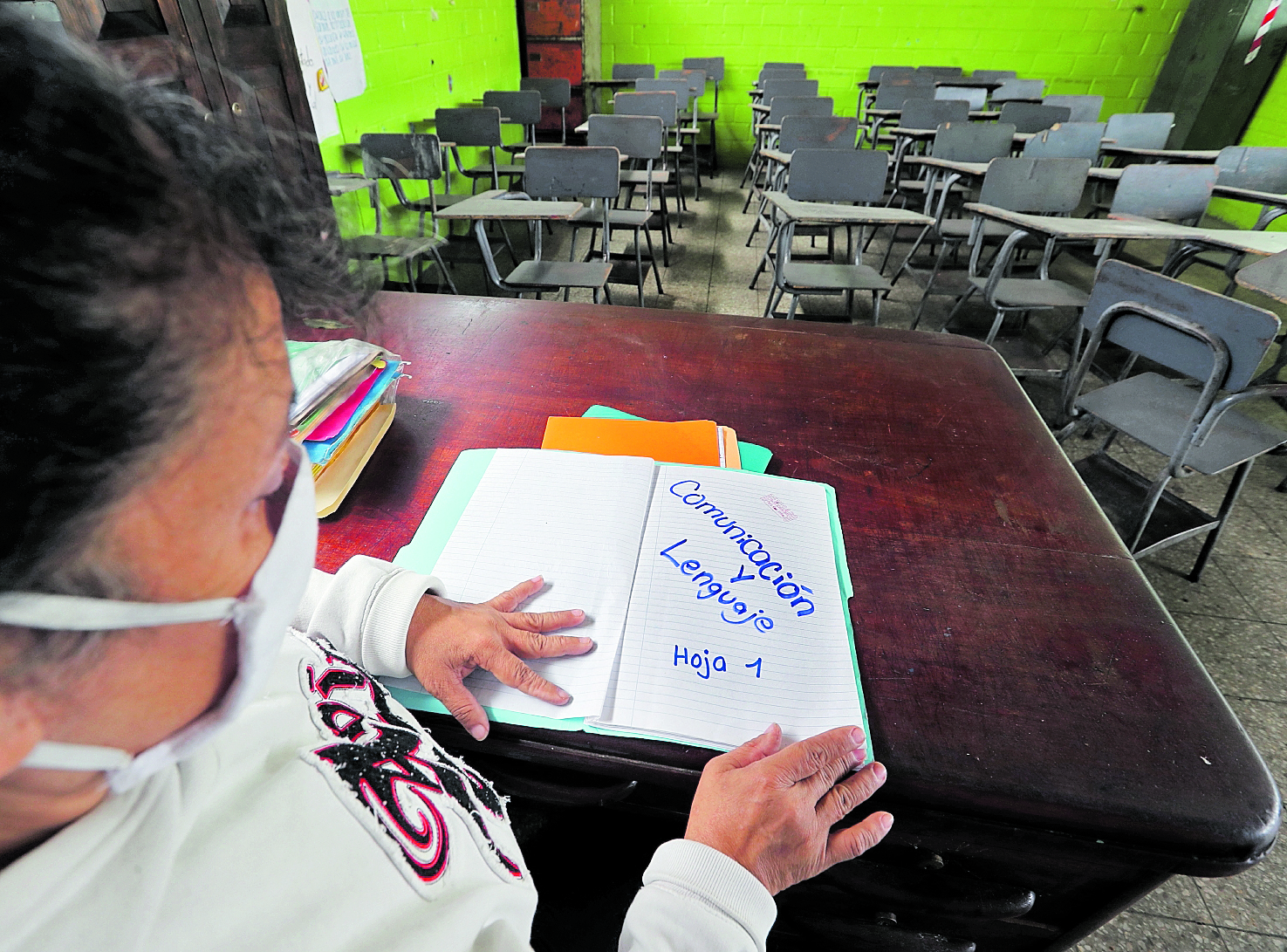 El Ministerio de Educación contratará 5 mil maestros en plazas 021, que se espera firmen contrato en julio. (Foto Prensa Libre: Hemeroteca PL)